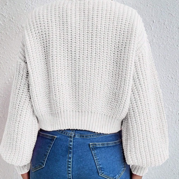 Cozy Cable knit Button Oversized Cropped Cardigan - Picture 3 of 5